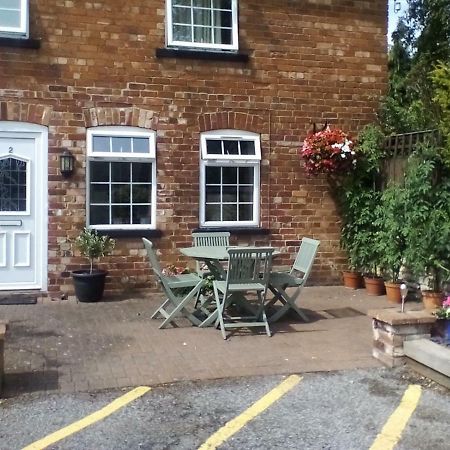 The Lincolnshire Poacher Inn Metheringham Exteriör bild