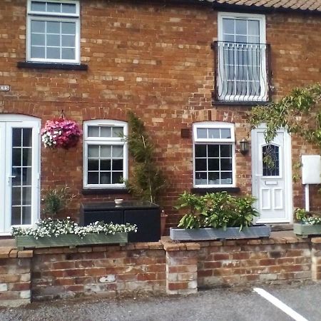 The Lincolnshire Poacher Inn Metheringham Exteriör bild