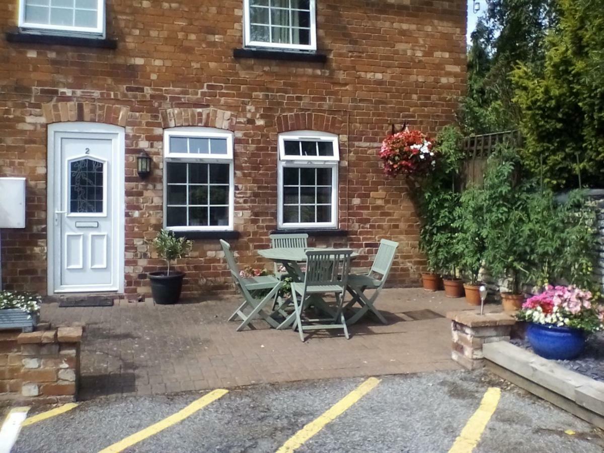 The Lincolnshire Poacher Inn Metheringham Exteriör bild