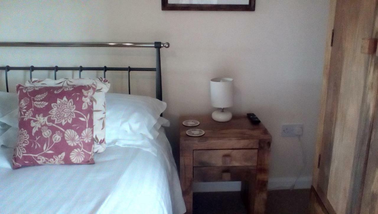 The Lincolnshire Poacher Inn Metheringham Exteriör bild