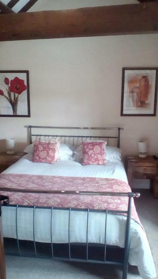 The Lincolnshire Poacher Inn Metheringham Exteriör bild