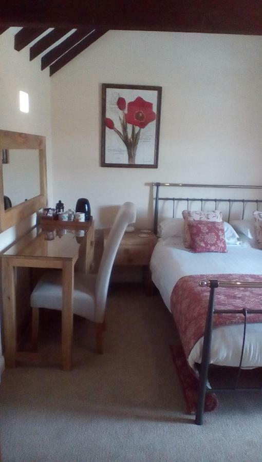 The Lincolnshire Poacher Inn Metheringham Exteriör bild
